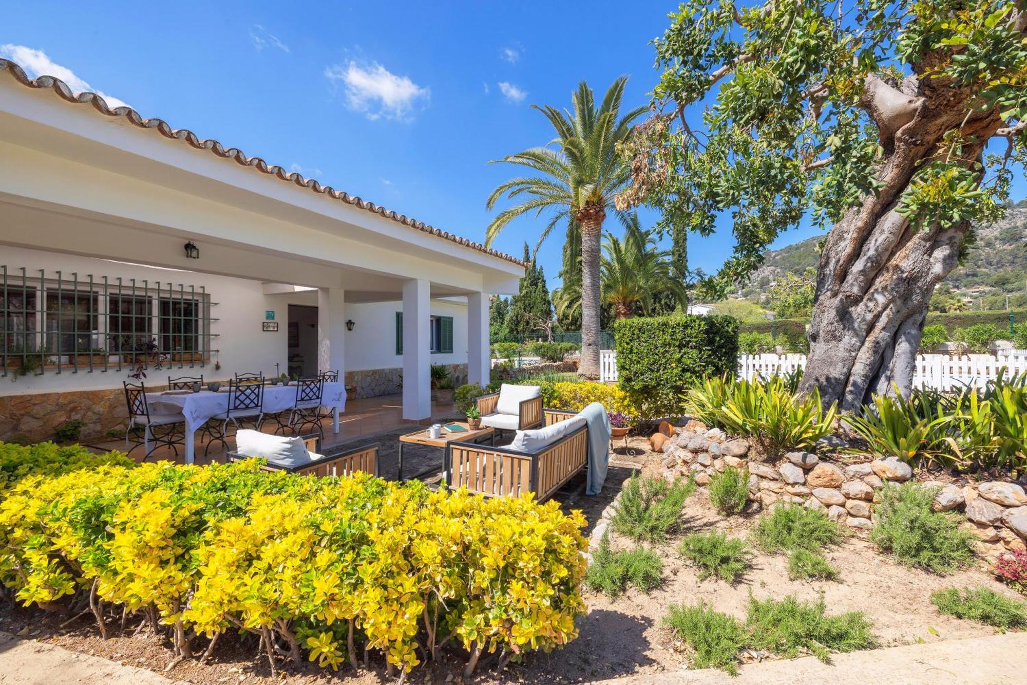 Ideal House For Two Families With Pool And Barbecue Plamanyola Exterior foto